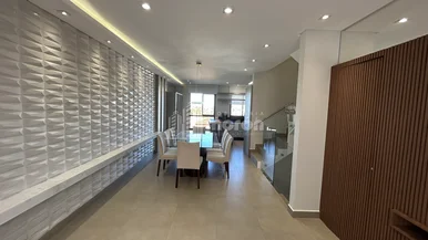 Sobrado Triplex á Venda No Jardim Carvalho