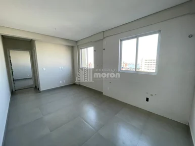 <strong>APARTAMENTO À VENDA NO CENTRO - EDIFÍCIO RIO AMSTEL</strong>