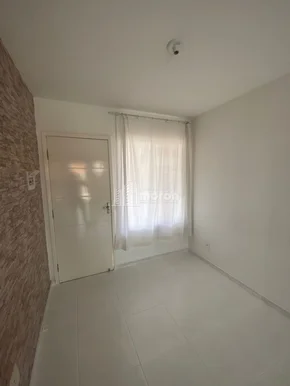 Casa à Venda No Condomínio Porto Sabiá