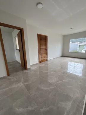 Casa á Venda No Contorno - Residecial Ross