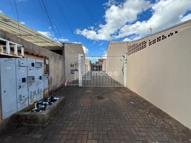 <strong>CASA Á VENDA EM CONDOMÍNIO NO UVARANAS</strong>