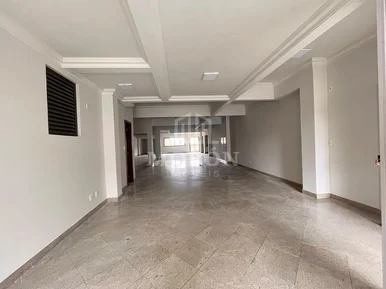 <strong>SALA COMERCIAL PARA LOCAÇÃO/VENDA NO CENTRO-ED.PORTO MADERO</strong>
