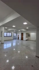<strong>SALA COMERCIAL PARA LOCAÇÃO/VENDA NO CENTRO-ED.PORTO MADERO</strong>