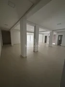 <strong>SALA COMERCIAL PARA LOCAÇÃO NO CENTRO - ED CESCONETO</strong>