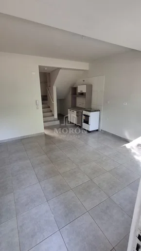Sobrado Para Alugar Em Uvaranas - Residencial Araucária