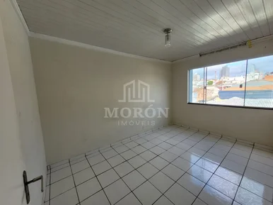 <strong>AMPLO APARTAMENTO NO CENTRO PARA LOCAÇÃO E VENDA.</strong>