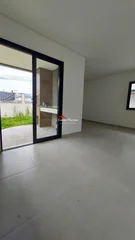 <strong>Sobrado de Esquina, 3 quartos com 1 suíte, Nova Palhoça SC</strong>