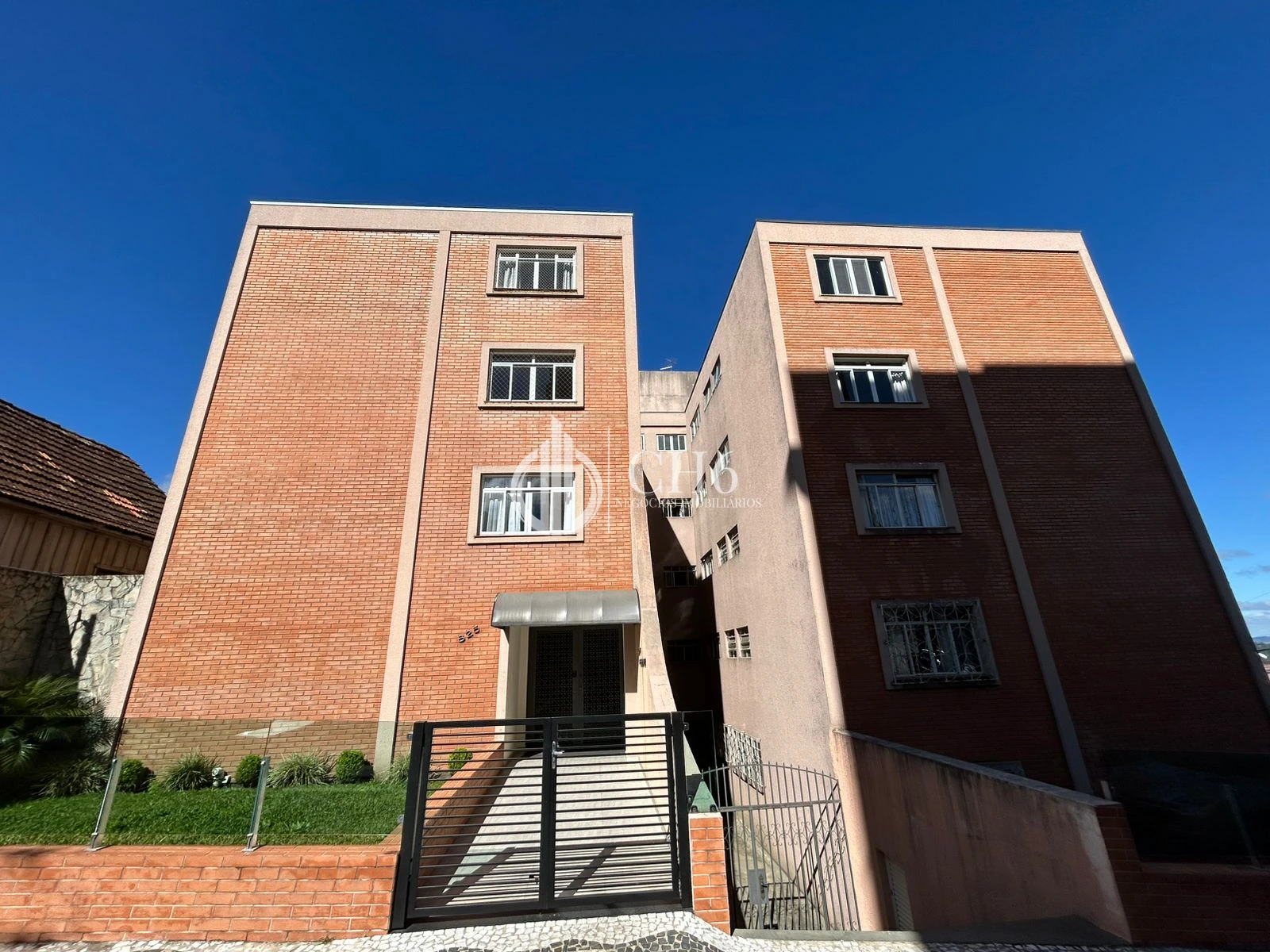 Apartamento No Edifício Presidente  - Três Quartos