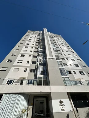 <strong>Apartamento no Edifício Florata do Sol</strong>