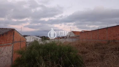 <strong>Terreno no Gralha Azul</strong>