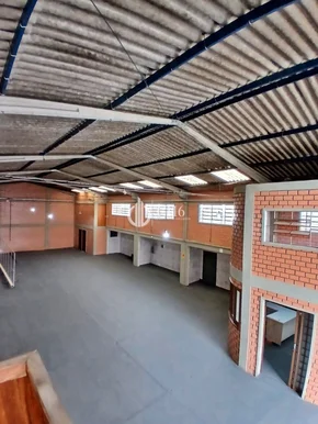 Barracão Em Oficinas