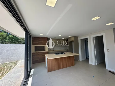 Sobrado Semi Mobiliado - Condomínio Alphaville