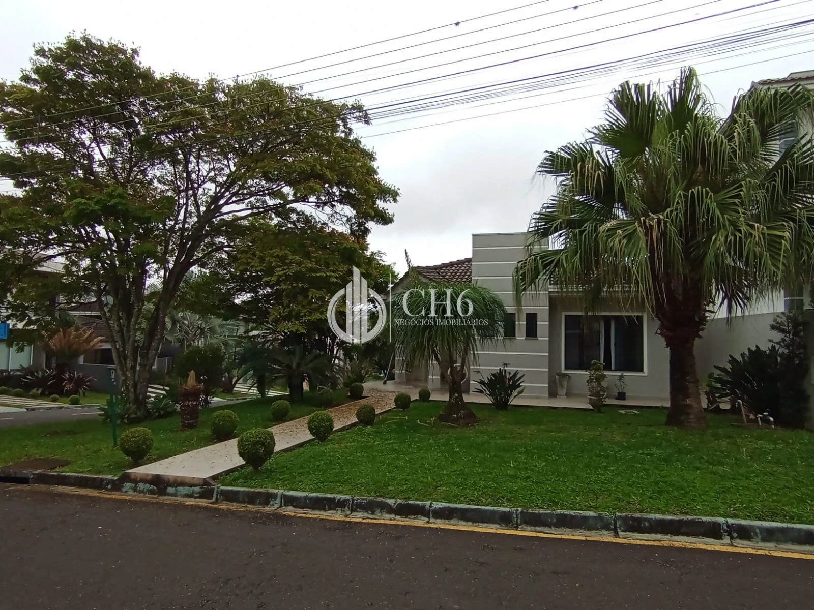 Sobrado Semi Mobiliado  No  Condomínio Parque Dos Franceses