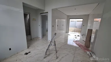 Casa à Venda No Bairro Uvaranas