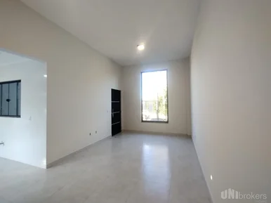Casa Alto Padrão 3 Quartos, 1 Suíte Em Uvaranas