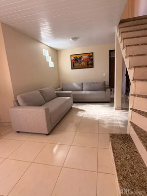 Casa Com 3 Quartos E 1 Suíte