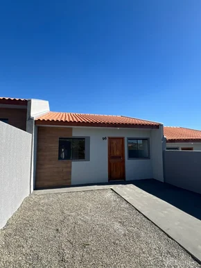 Casa Linda à Venda Com 2 Quartos - Cidade Jardim