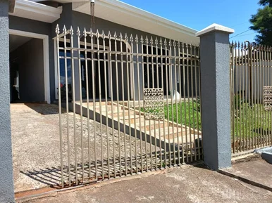 Casa linda com edícula e piscina  - Colônia Dona Luiza - Foto 2