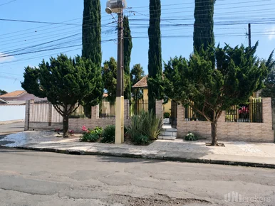 Casa de esquina com terreno amplo - Pimentel - Foto 2