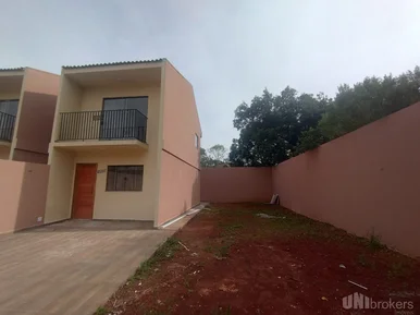 Sobrado Com 2 Quartos Em Uvaranas