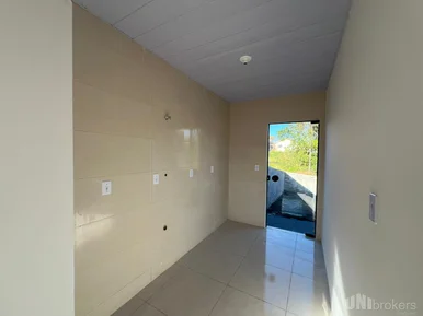 Casa Com 2 Quartos E ótimo Acabamento - Terra Liz