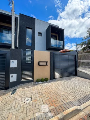 <strong>Sobrado com 3 quartos 1 Suíte no Jardim Carvalho</strong>