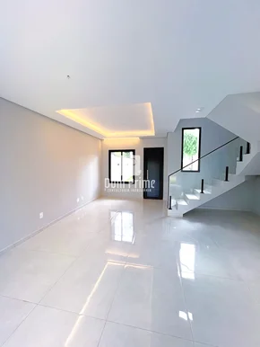 Sobrado Com 3 Quartos Sendo 1 Suíte No Contorno