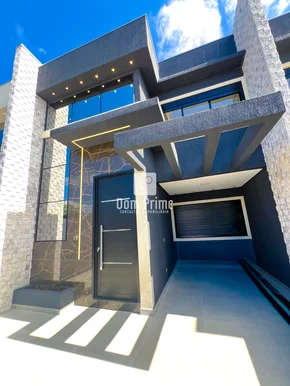 <strong>Sobrado com 4 quartos 1 suíte no Jardim Carvalho</strong>