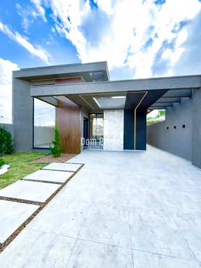 <strong>Casa com 3 quartos 1 Suíte no Condomínio LeParc</strong>