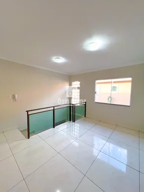 Sobrado Com 3 Quartos Em Uvaranas