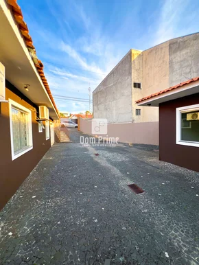 Sobrado Com 3 Quartos Em Uvaranas