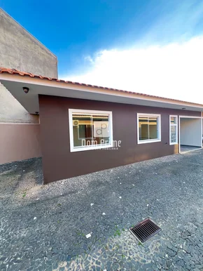 Sobrado Com 3 Quartos Em Uvaranas