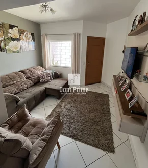 Sobrado Com 2 Quartos No Jardim Canaã No Bairro Contorno