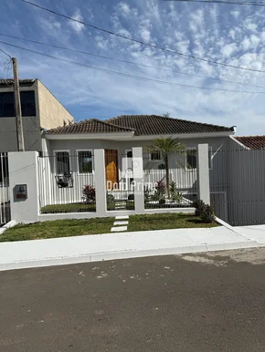 <strong>Casa com 3 quartos 1 Suíte no Bairro Contorno</strong>