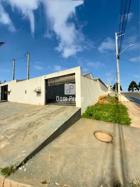 Casa Com 3 Quartos No Contorno