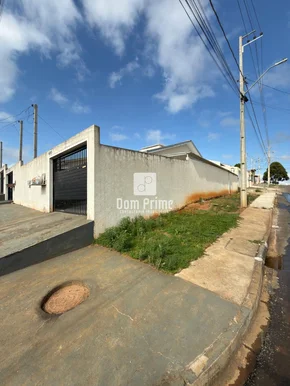 Casa Com 3 Quartos No Contorno