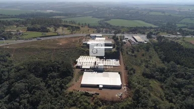 <strong>BARRACÃO PARA LOCAÇÃO 3.300 m²  ESTRUTURA INDUSTRIAL</strong>