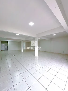 <strong>Sala Comercial em Uvaranas na Av Carlos Cavalcanti</strong>