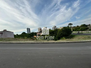 <strong>Terreno com 376m² a venda no Centro</strong>