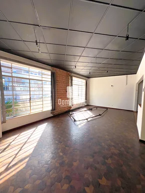 Casa Comercial Para Locação No Centro
