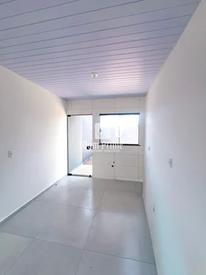 Casa Com 2 Quartos No Contorno