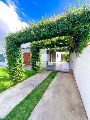 Casa Para Venda E Locação No Jardim Carvalho