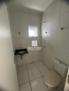 Casa Com 2 Quartos No Contorno