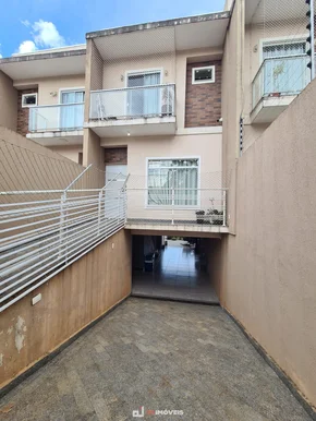 <strong>LINDO SOBRADO PRÓXIMO AO LAGO DE OLARIAS.</strong>