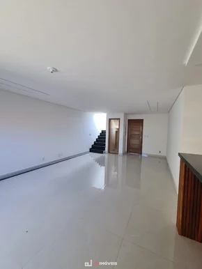 Excelente Sobrado No Bairro Orfãs.