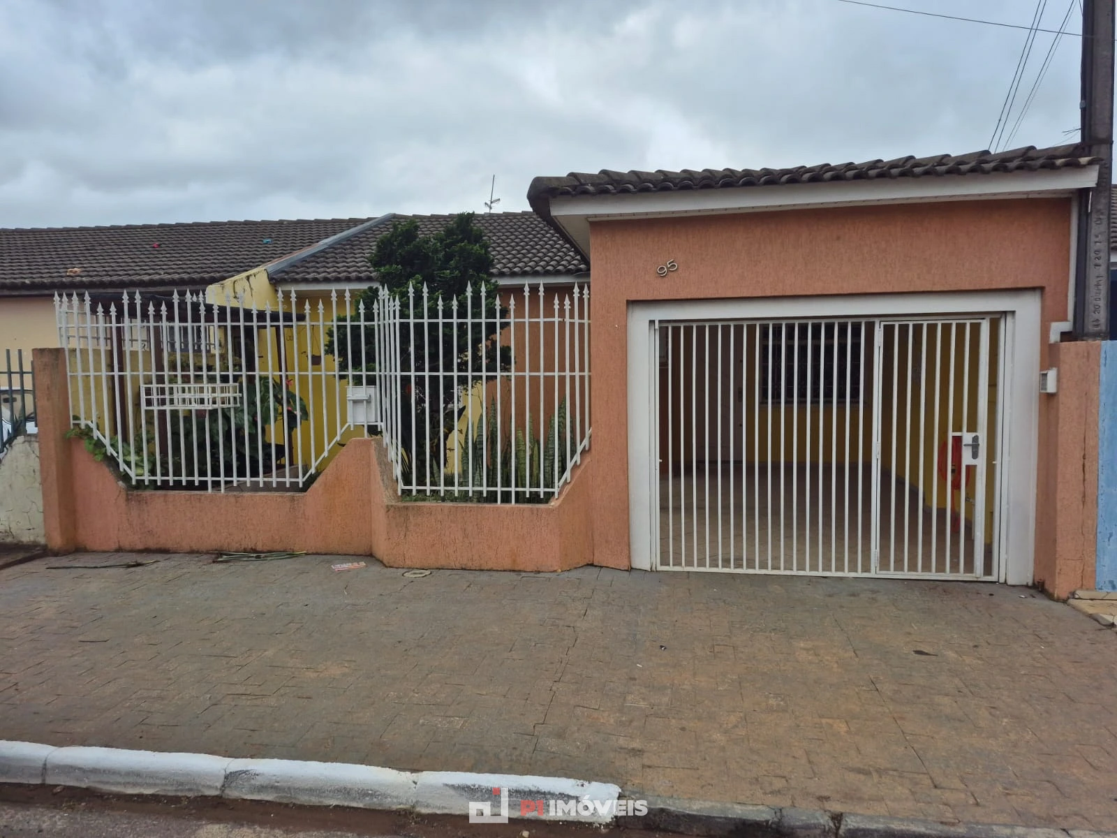 Residência Para Venda Em Uvaranas