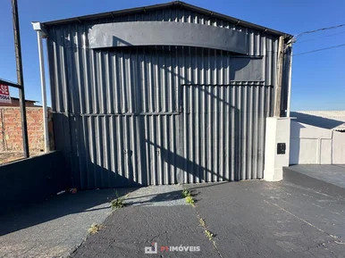 Casa Com Barracão Para Locação