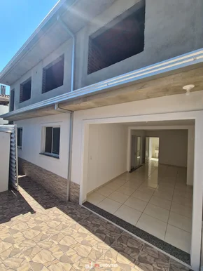 <strong>EXCELENTE SOBRADO A FINALIZAR NA COLONIA DONA LUIZA.</strong>