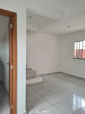 Sobrado Em Excelente Localização.