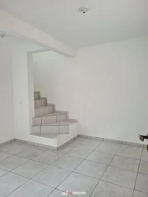 Sobrado Em Excelente Localização.